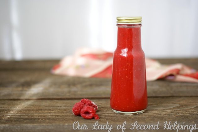 This bright and tangy fresh raspberry vinaigrette dressing is the perfect finishing touch for Spring and Summer salads. Light and creamy with no oil or fat.