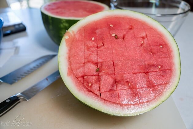 How to cut a watermelon with no mess
