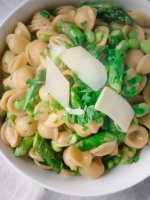 Spring Pasta with Asparagus and edamame